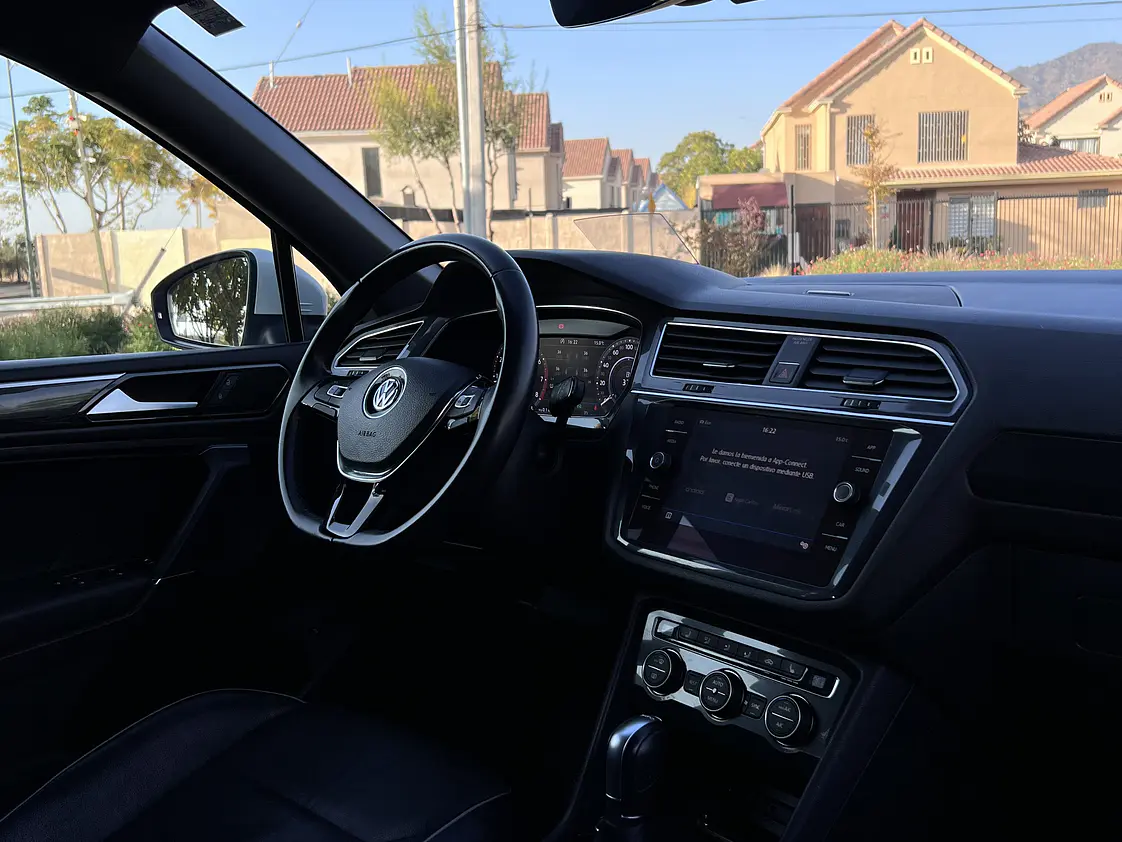 Volkswagen Tiguan Limited / Año 2018 18