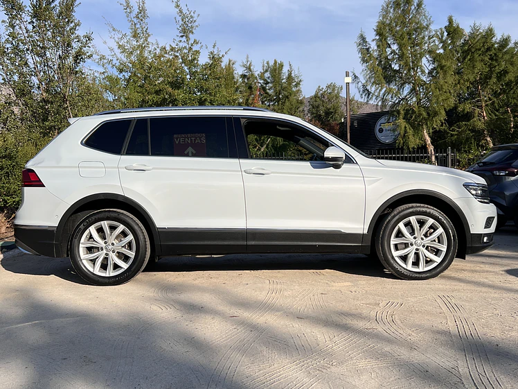 Volkswagen Tiguan Limited / Año 2018 8