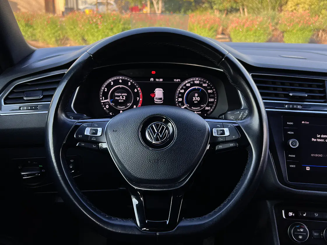 Volkswagen Tiguan Limited / Año 2018 17