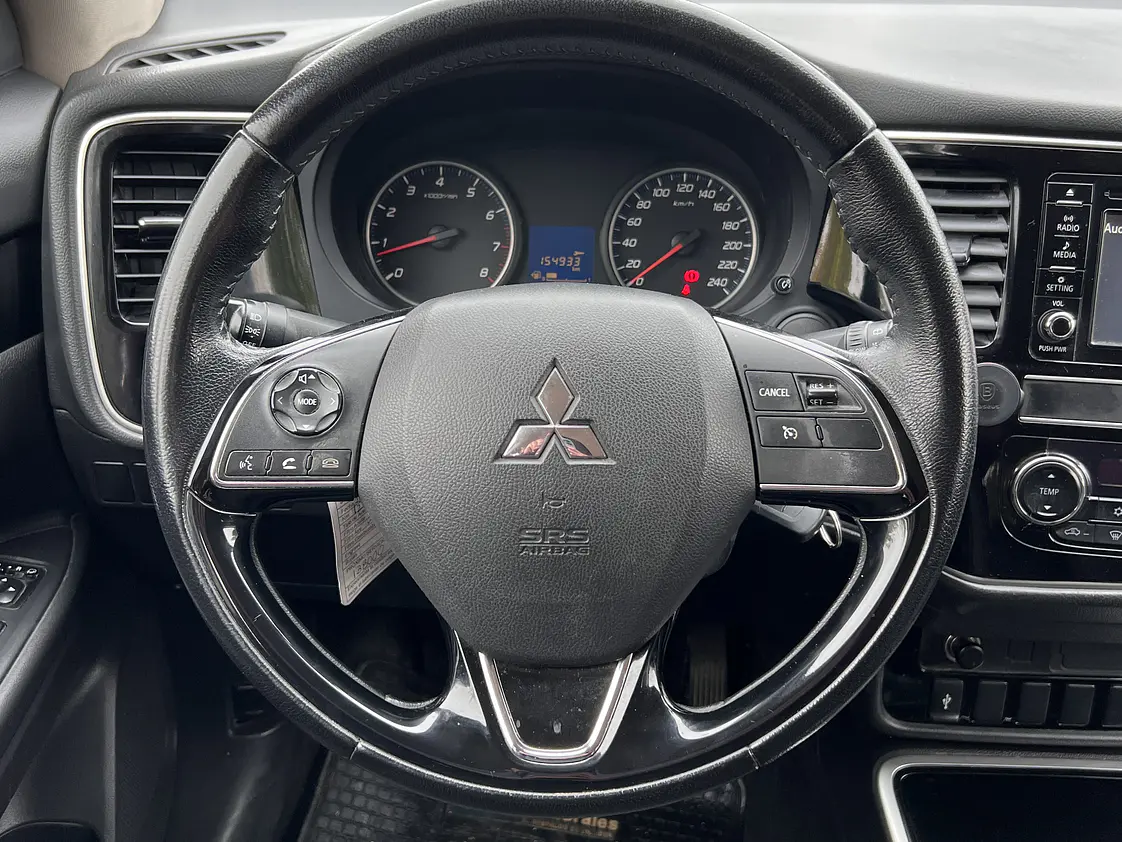 Mitsubishi Outlander 2.0 MT / Año 2019 3