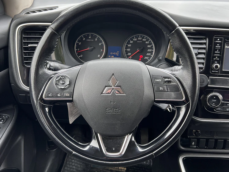 Mitsubishi Outlander 2.0 MT / Año 2019 3