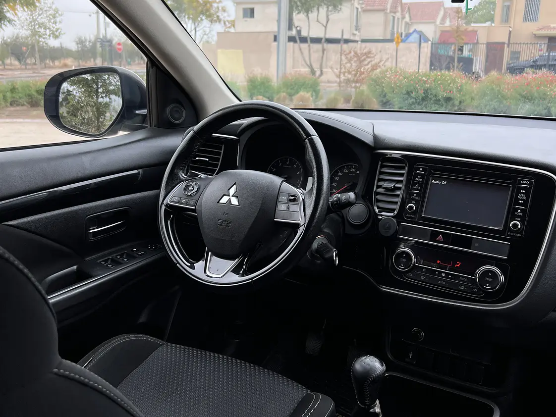 Mitsubishi Outlander 2.0 MT / Año 2019 5
