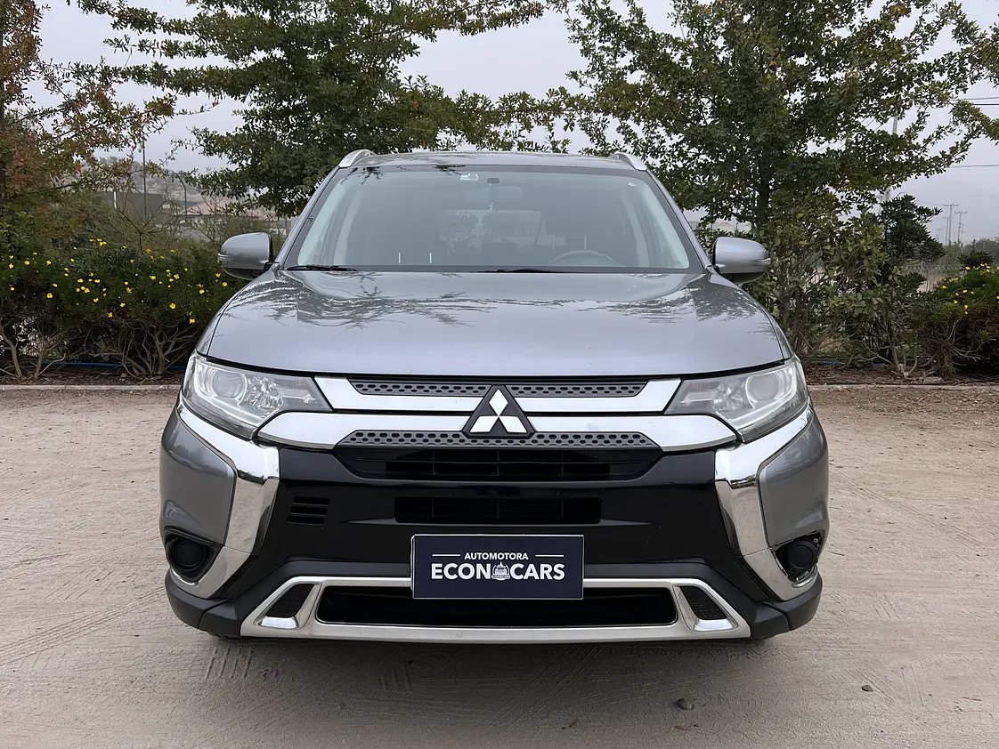 Mitsubishi Outlander 2.0 MT / Año 2019 13