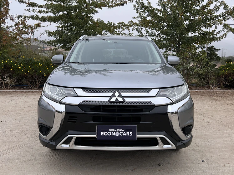 Mitsubishi Outlander 2.0 MT / Año 2019 13