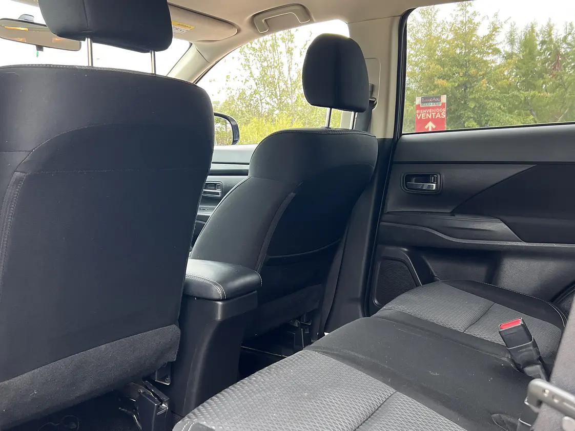 Mitsubishi Outlander 2.0 MT / Año 2019 14