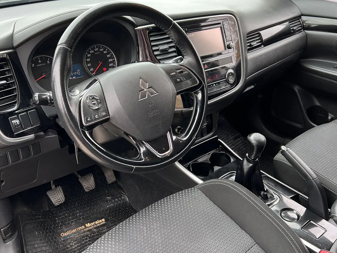 Mitsubishi Outlander 2.0 MT / Año 2019 20
