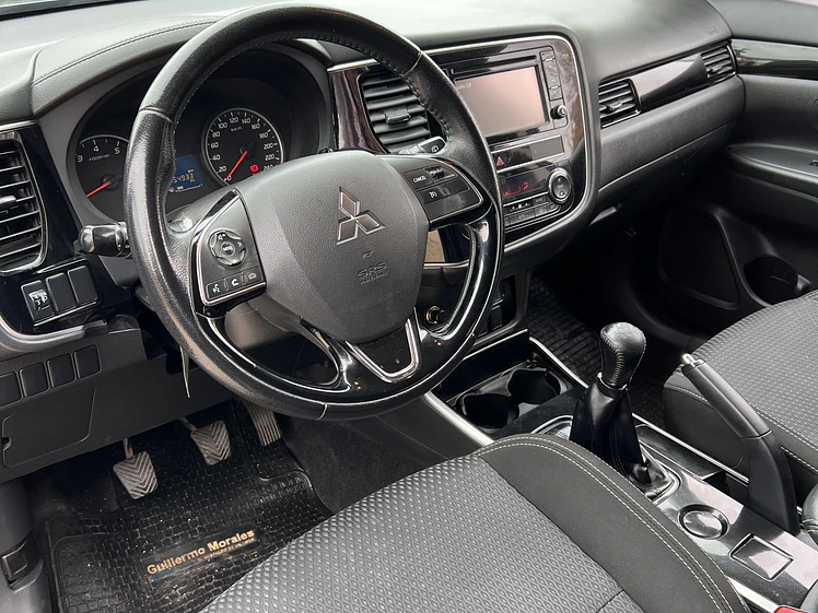 Mitsubishi Outlander 2.0 MT / Año 2019 20