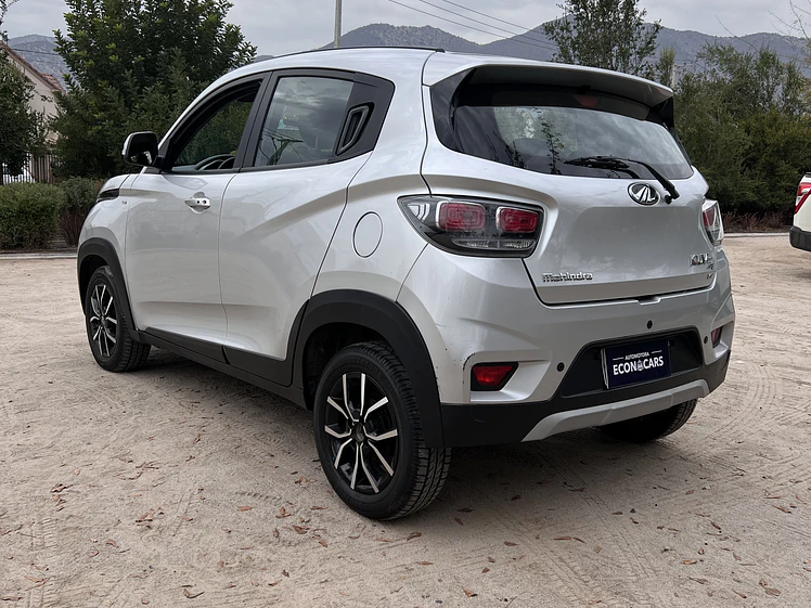 Mahindra KUV 100 / Año 2020 9