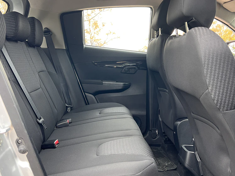 Mahindra KUV 100 / Año 2020 14