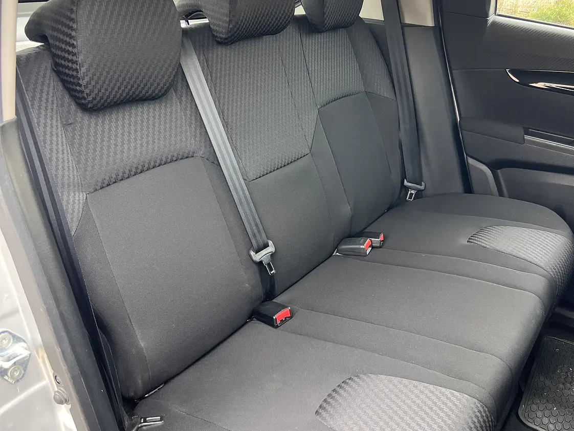 Mahindra KUV 100 / Año 2020 15