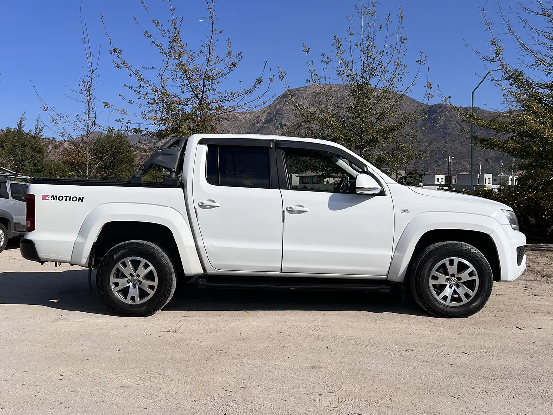 Volkswagen Amarok 4x4 TDI 2.0 / Año 2018 2
