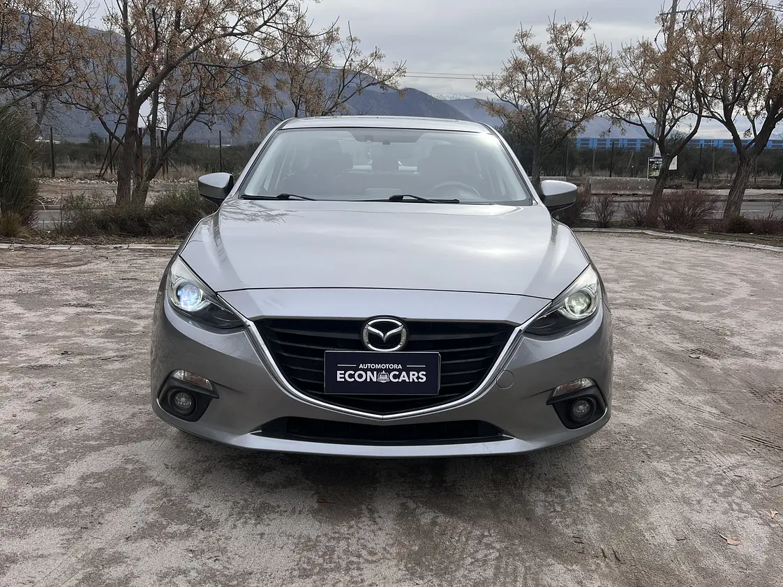 Mazda 3 Sedan Automatico / Año 2015 4