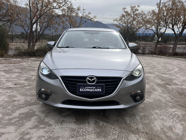 Mazda 3 Sedan Automatico / Año 2015 4