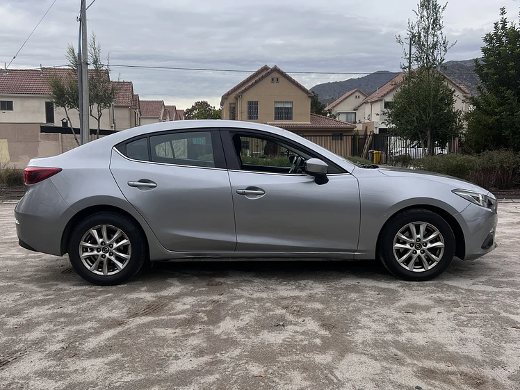 Mazda 3 Sedan Automatico / Año 2015 9