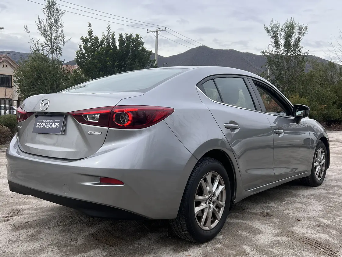 Mazda 3 Sedan Automatico / Año 2015 12