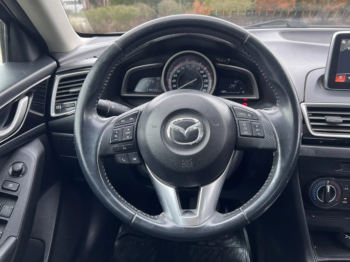 Mazda 3 Sedan Automatico / Año 2015 17