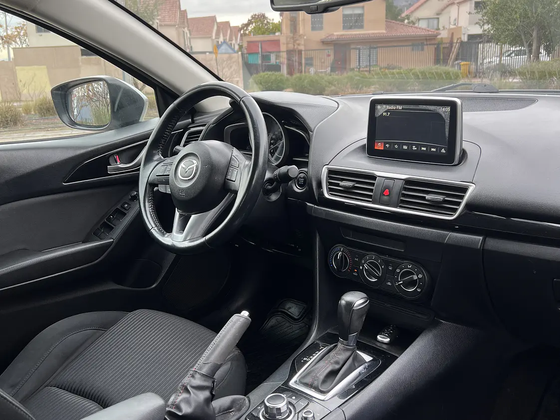 Mazda 3 Sedan Automatico / Año 2015 18
