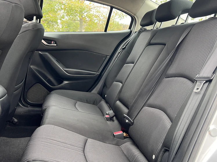 Mazda 3 Sedan Automatico / Año 2015 25