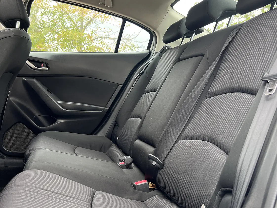 Mazda 3 Sedan Automatico / Año 2015 26