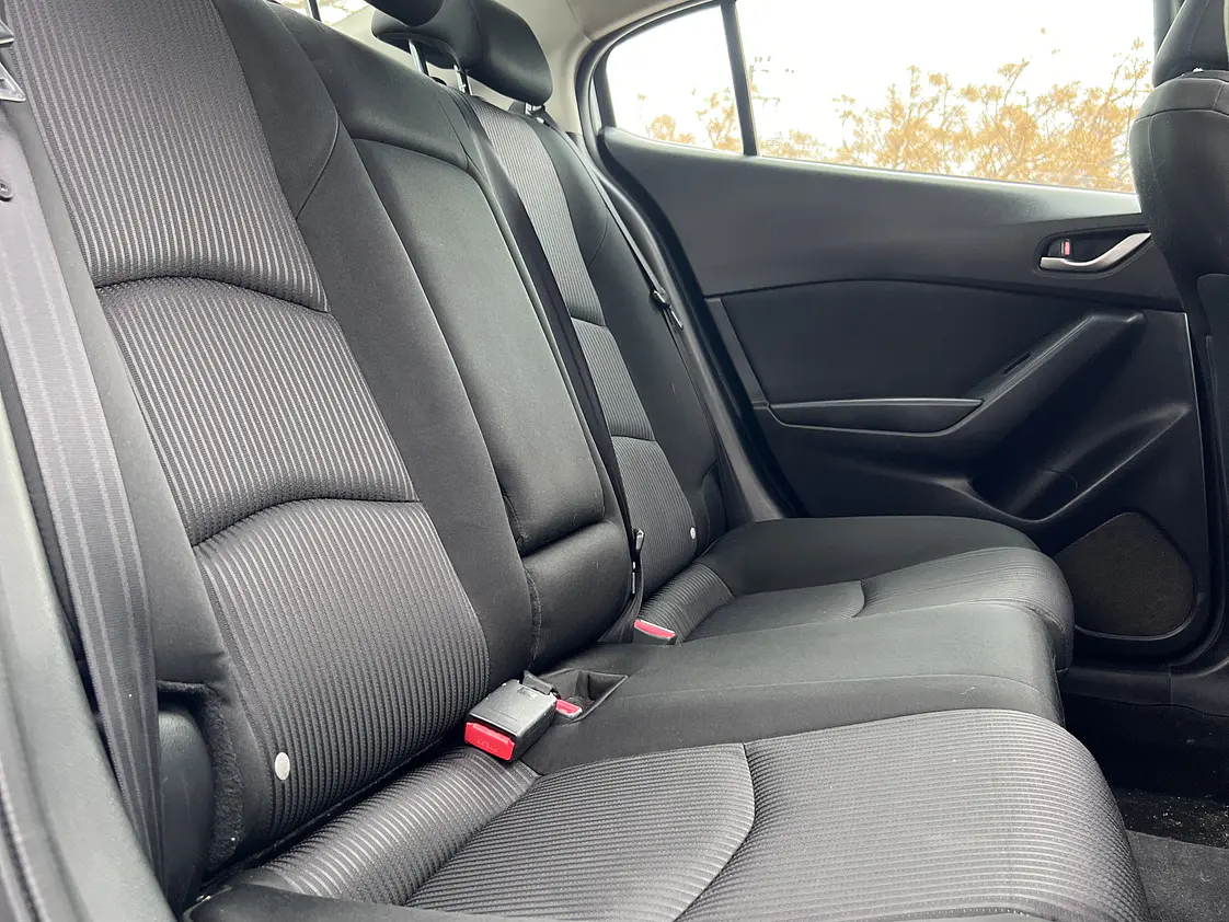 Mazda 3 Sedan Automatico / Año 2015 28