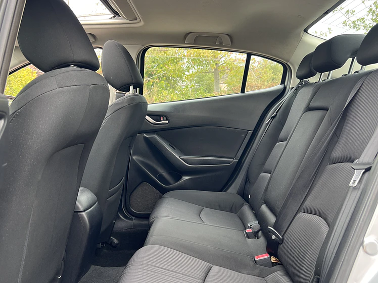 Mazda 3 Sedan Automatico / Año 2015 30