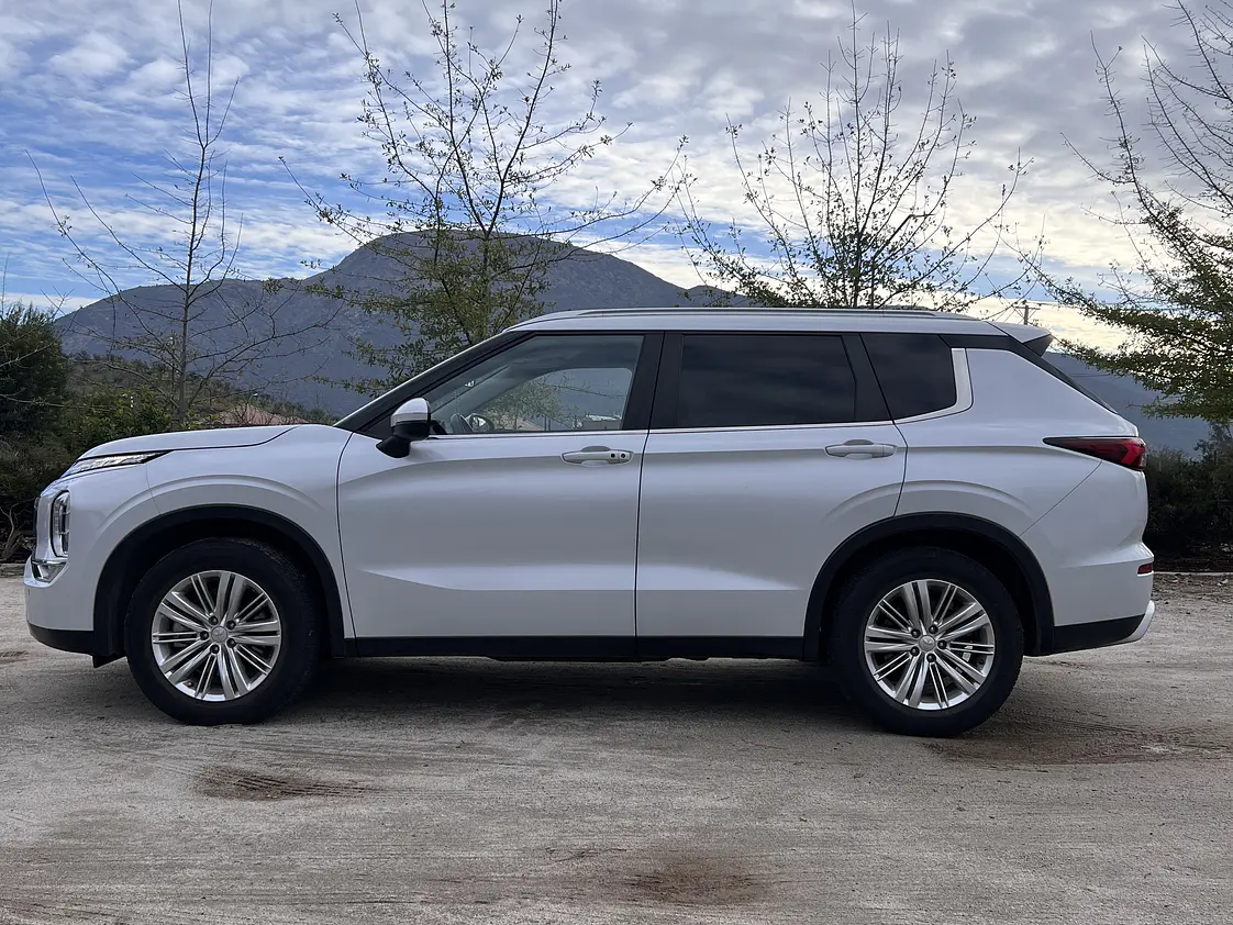 Mitsubishi Outlander GLX Automatico / Año 2023 5