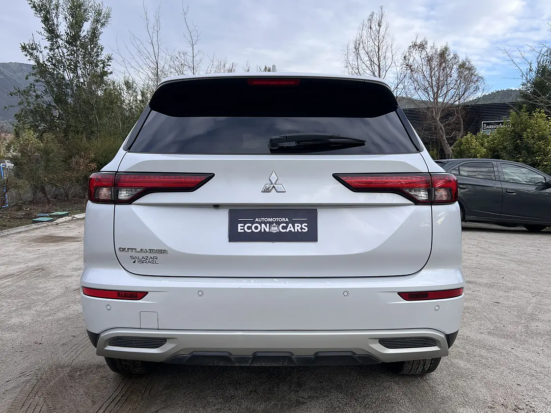 Mitsubishi Outlander GLX Automatico / Año 2023 7
