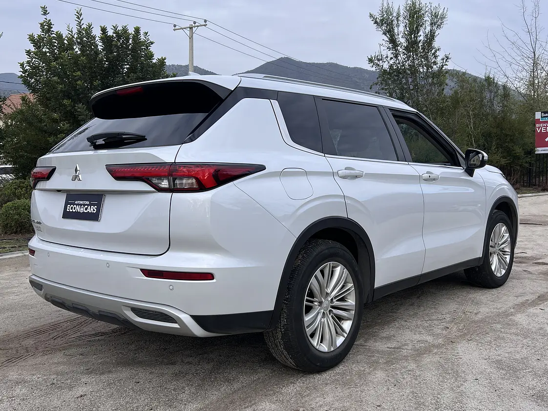 Mitsubishi Outlander GLX Automatico / Año 2023 10