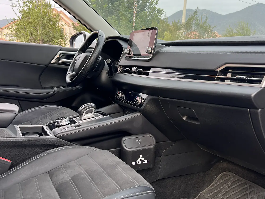 Mitsubishi Outlander GLX Automatico / Año 2023 18
