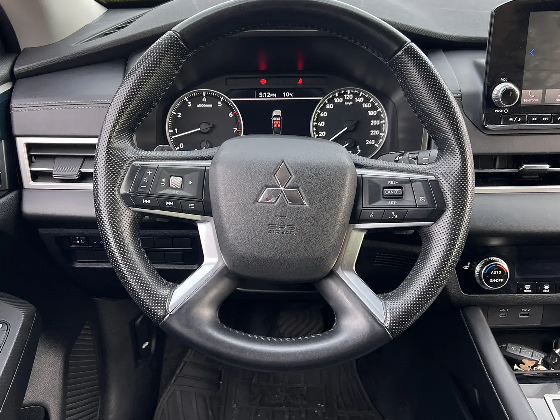 Mitsubishi Outlander GLX Automatico / Año 2023 19