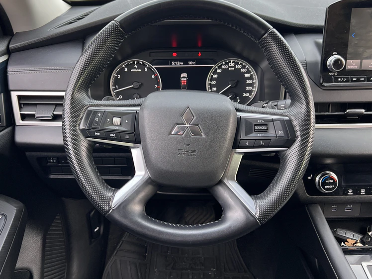 Mitsubishi Outlander GLX Automatico / Año 2023 19