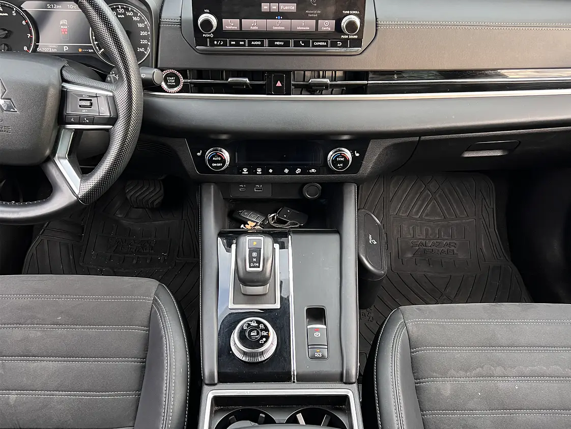 Mitsubishi Outlander GLX Automatico / Año 2023 20