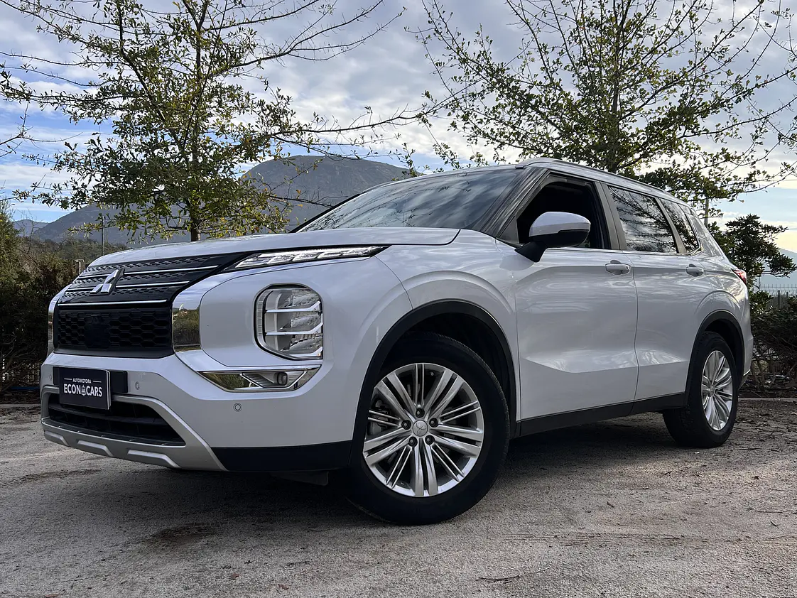 Mitsubishi Outlander GLX Automatico / Año 2023 21