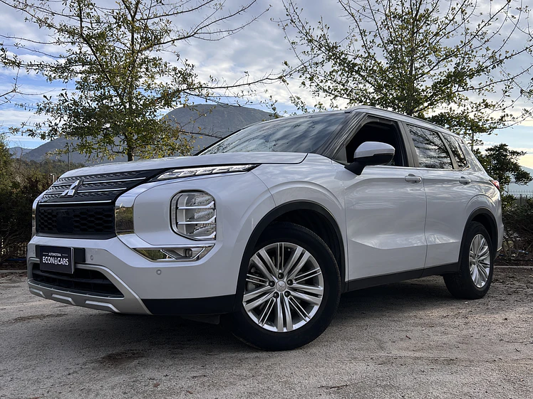 Mitsubishi Outlander GLX Automatico / Año 2023 21