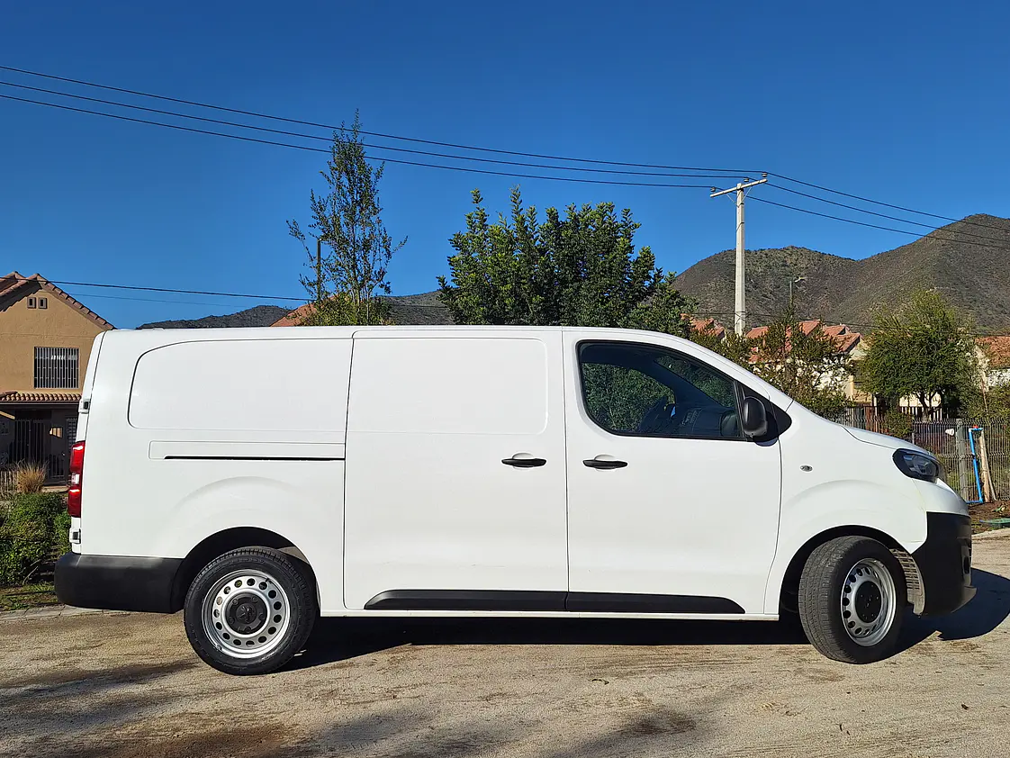 Peugeot Expert 2.0 Premium Diesel / Año 2023 3