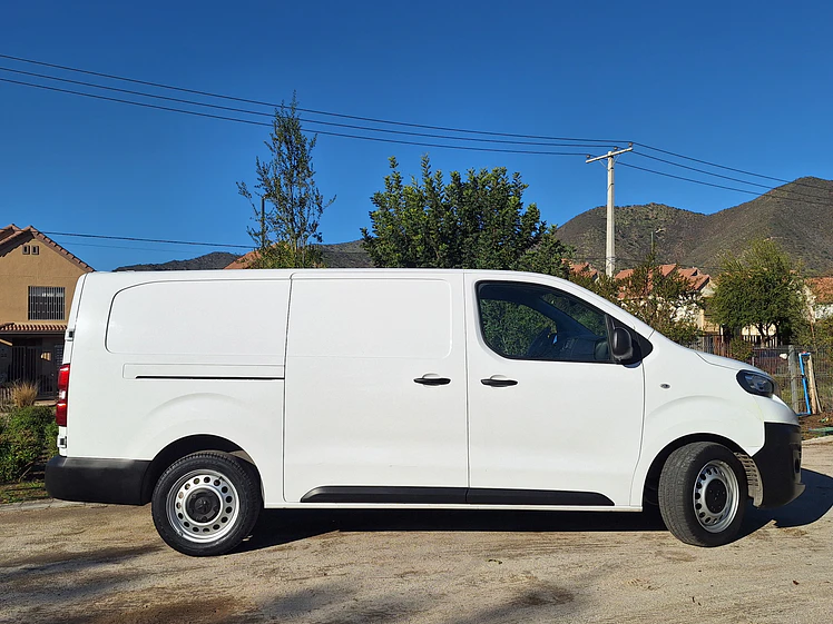 Peugeot Expert 2.0 Premium Diesel / Año 2023 3