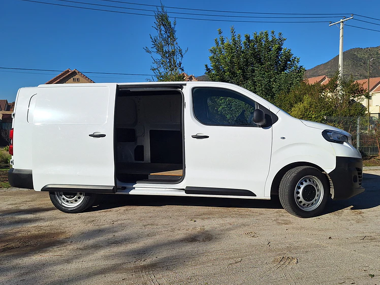 Peugeot Expert 2.0 Premium Diesel / Año 2023 6
