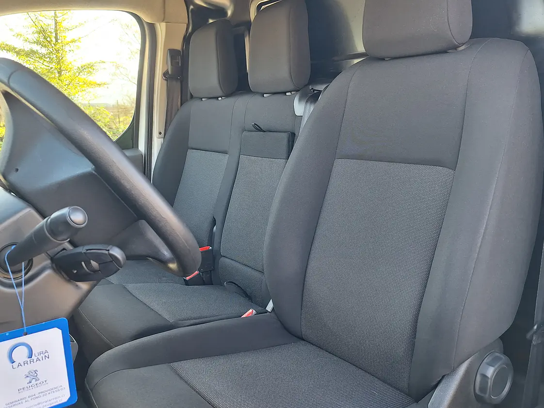 Peugeot Expert 2.0 Premium Diesel / Año 2023 13
