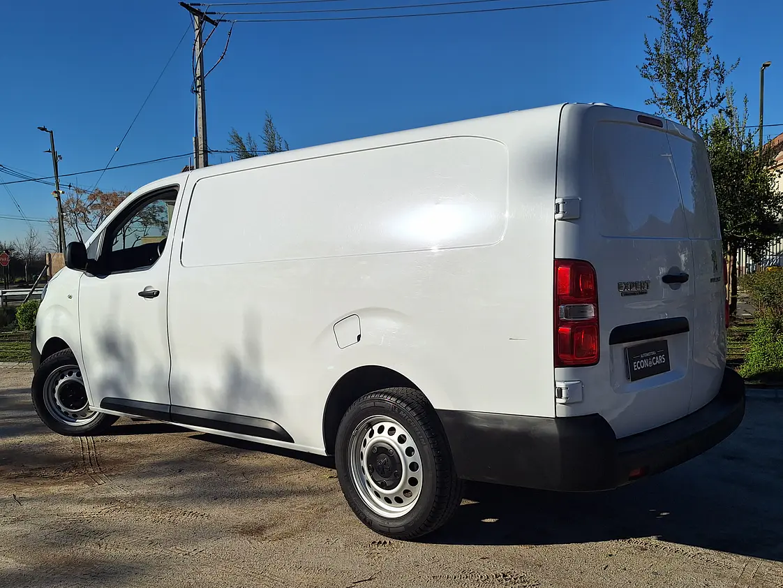 Peugeot Expert 2.0 Premium Diesel / Año 2023 17