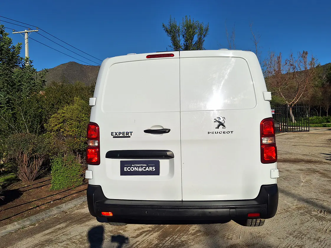 Peugeot Expert 2.0 Premium Diesel / Año 2023 19
