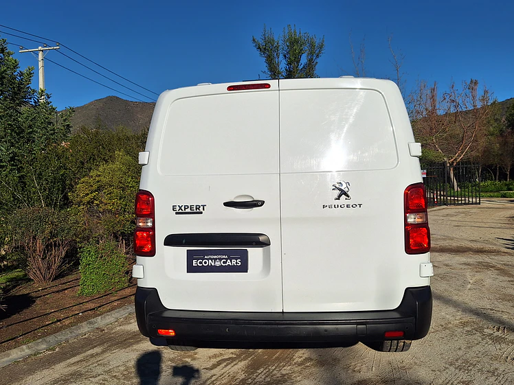 Peugeot Expert 2.0 Premium Diesel / Año 2023 19