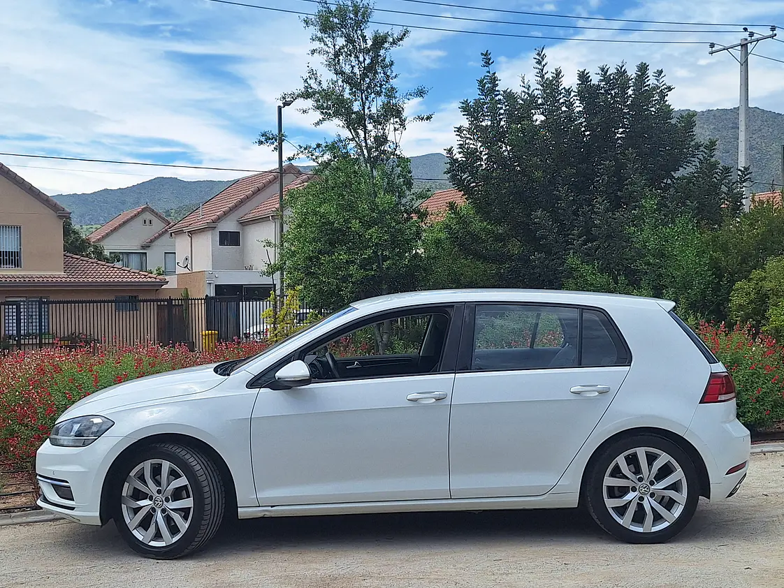 Volkswagen Golf 1.4 Automatico Highline / Año 2021 7
