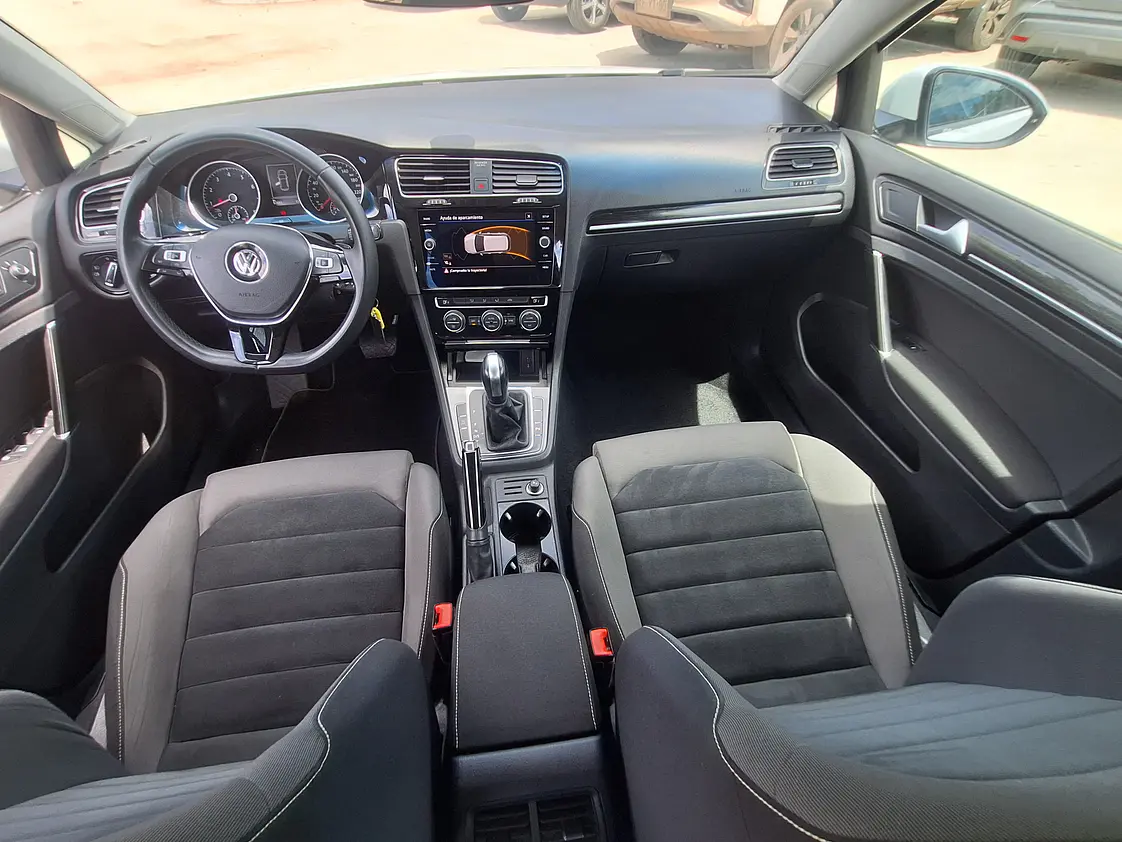 Volkswagen Golf 1.4 Automatico Highline / Año 2021 12