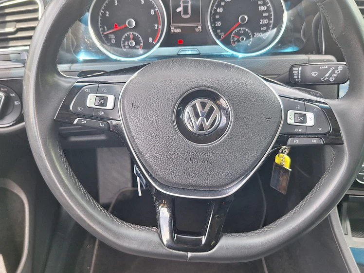 Volkswagen Golf 1.4 Automatico Highline / Año 2021 13