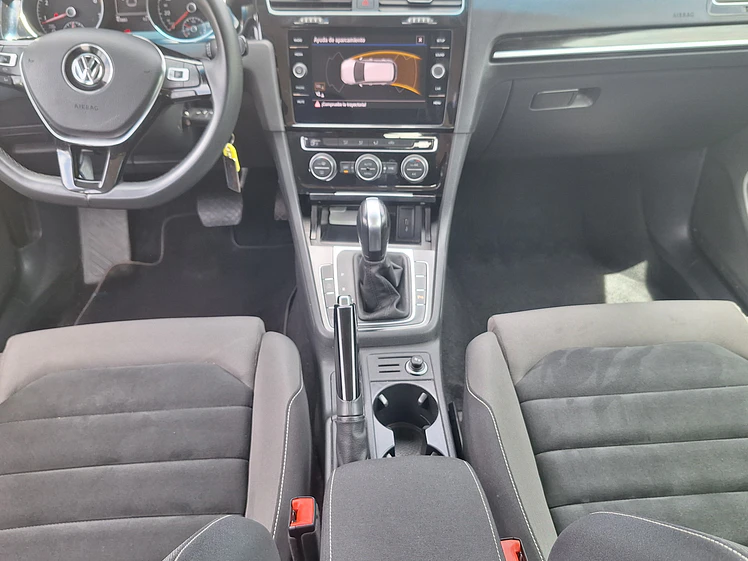 Volkswagen Golf 1.4 Automatico Highline / Año 2021 14