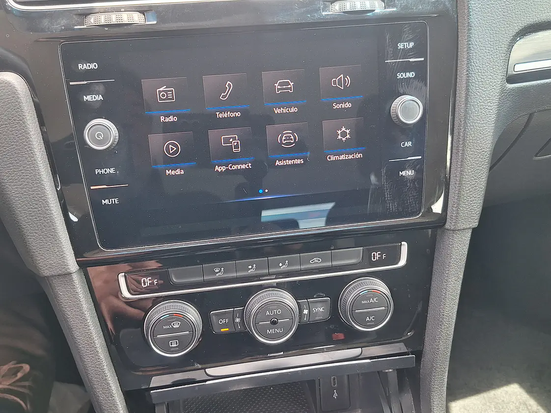 Volkswagen Golf 1.4 Automatico Highline / Año 2021 16