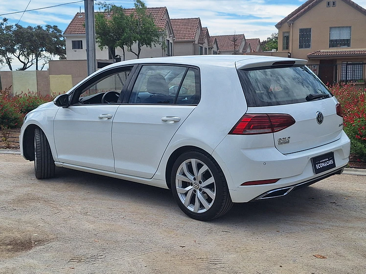 Volkswagen Golf 1.4 Automatico Highline / Año 2021 9