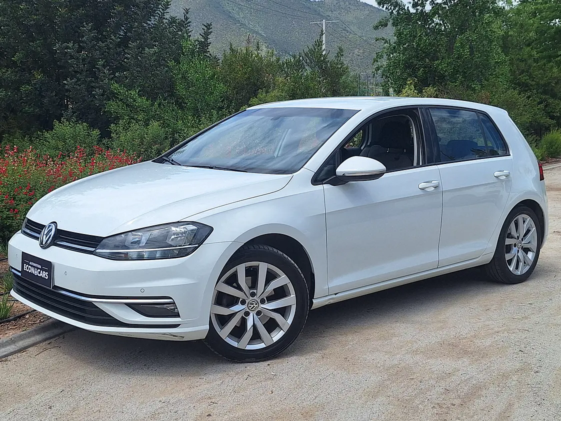 Volkswagen Golf 1.4 Automatico Highline / Año 2021 1