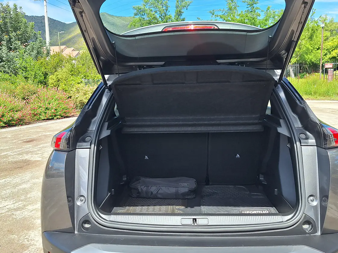 Peugeot 2008 Active 1.2L / Año 2022 11