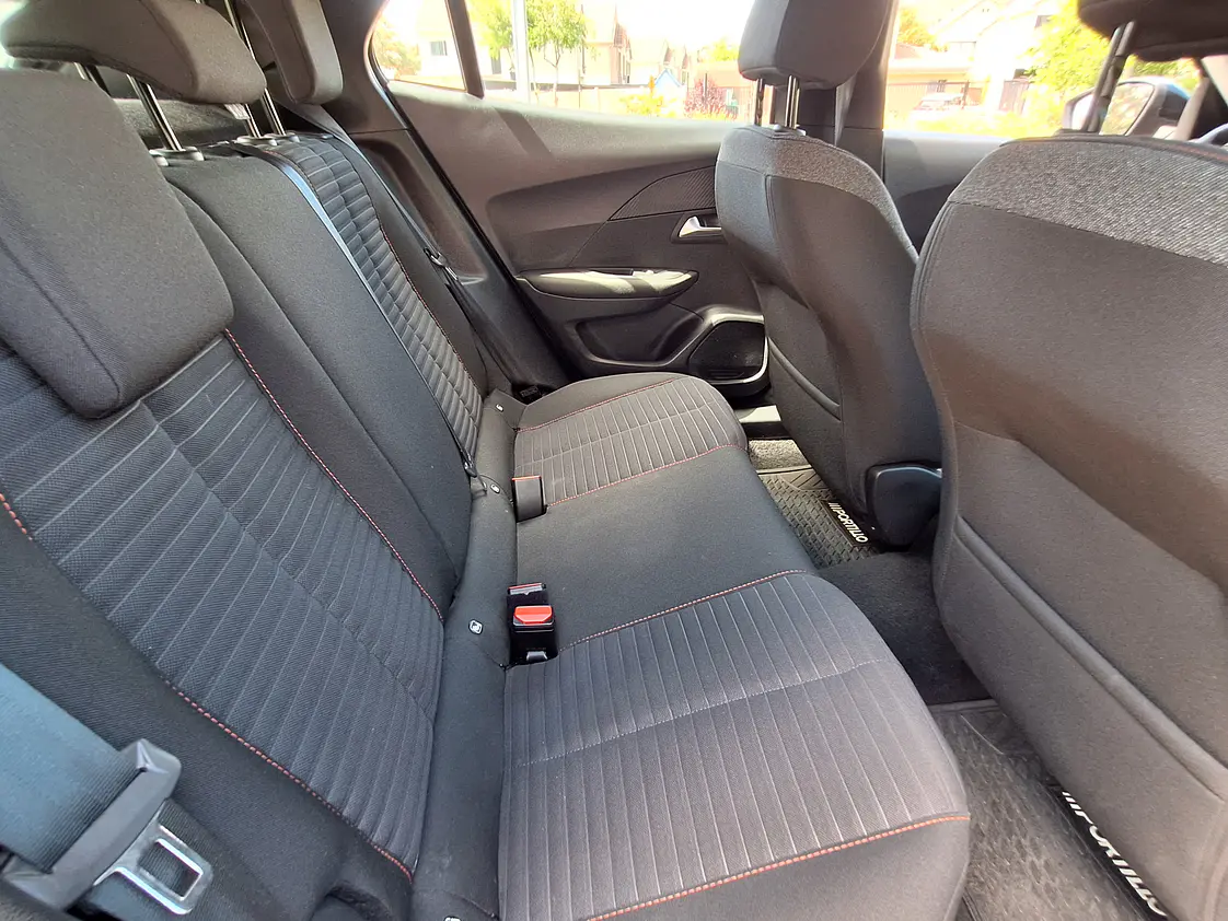 Peugeot 2008 Active 1.2L / Año 2022 13